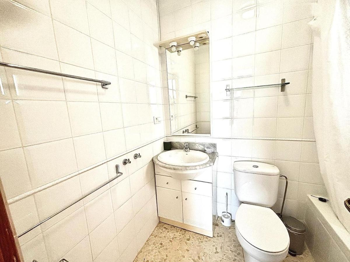 Apartment A2405 Modern 2 Bed 2 Bath Penthouse Burriana *