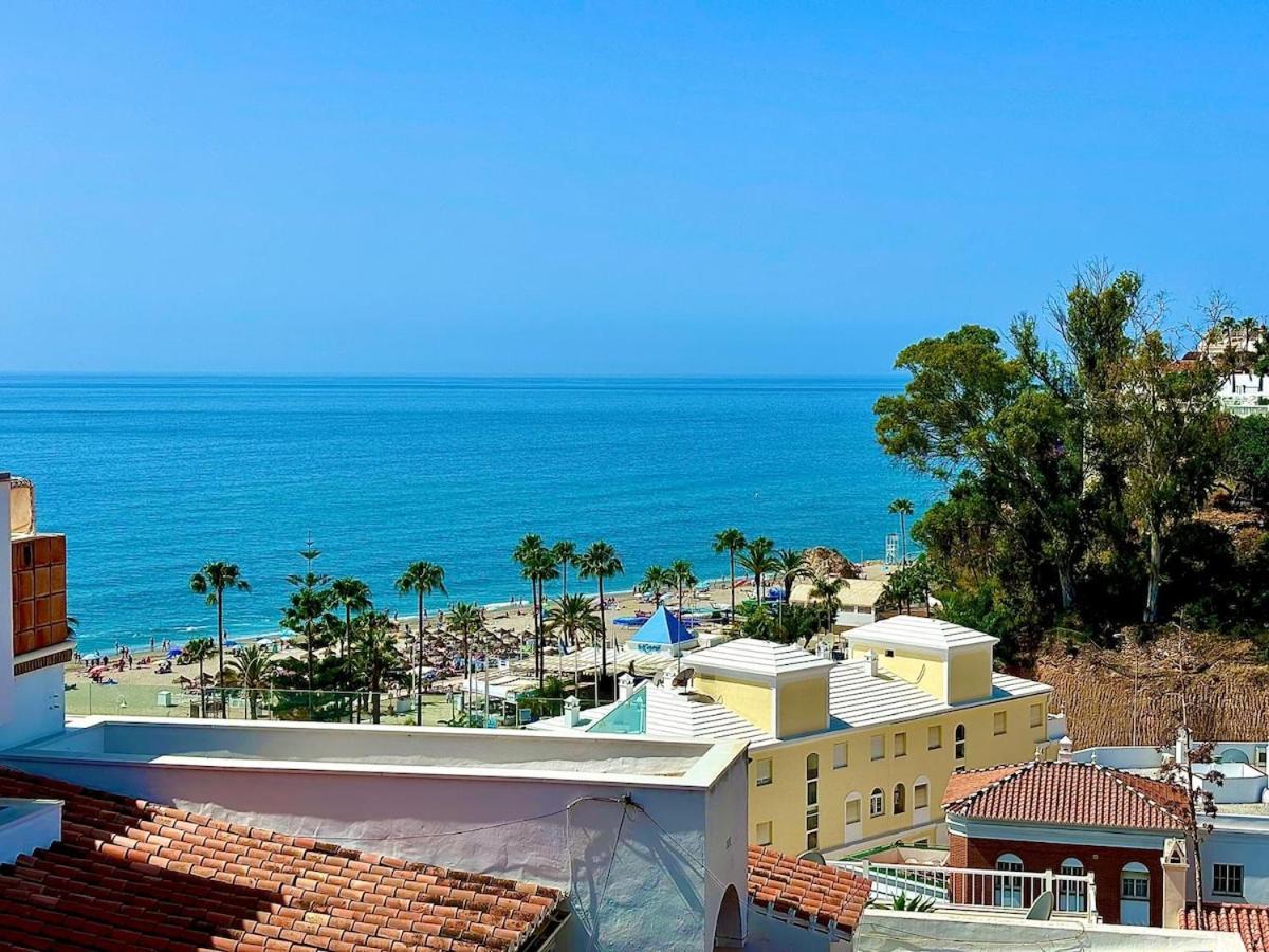 A2405 Modern 2 Bed 2 Bath Penthouse Burriana Apartment